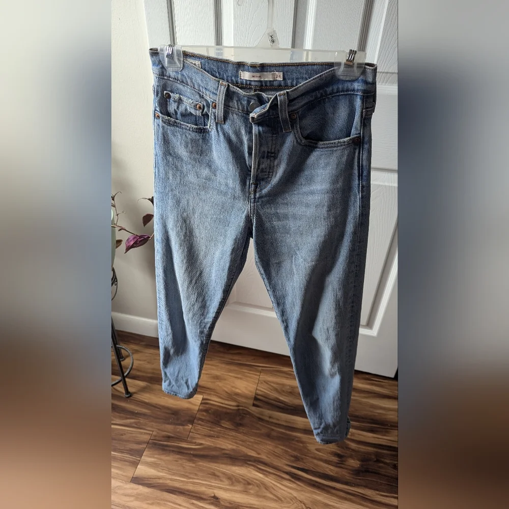 Levis Wedgie - Picture 3 of 6